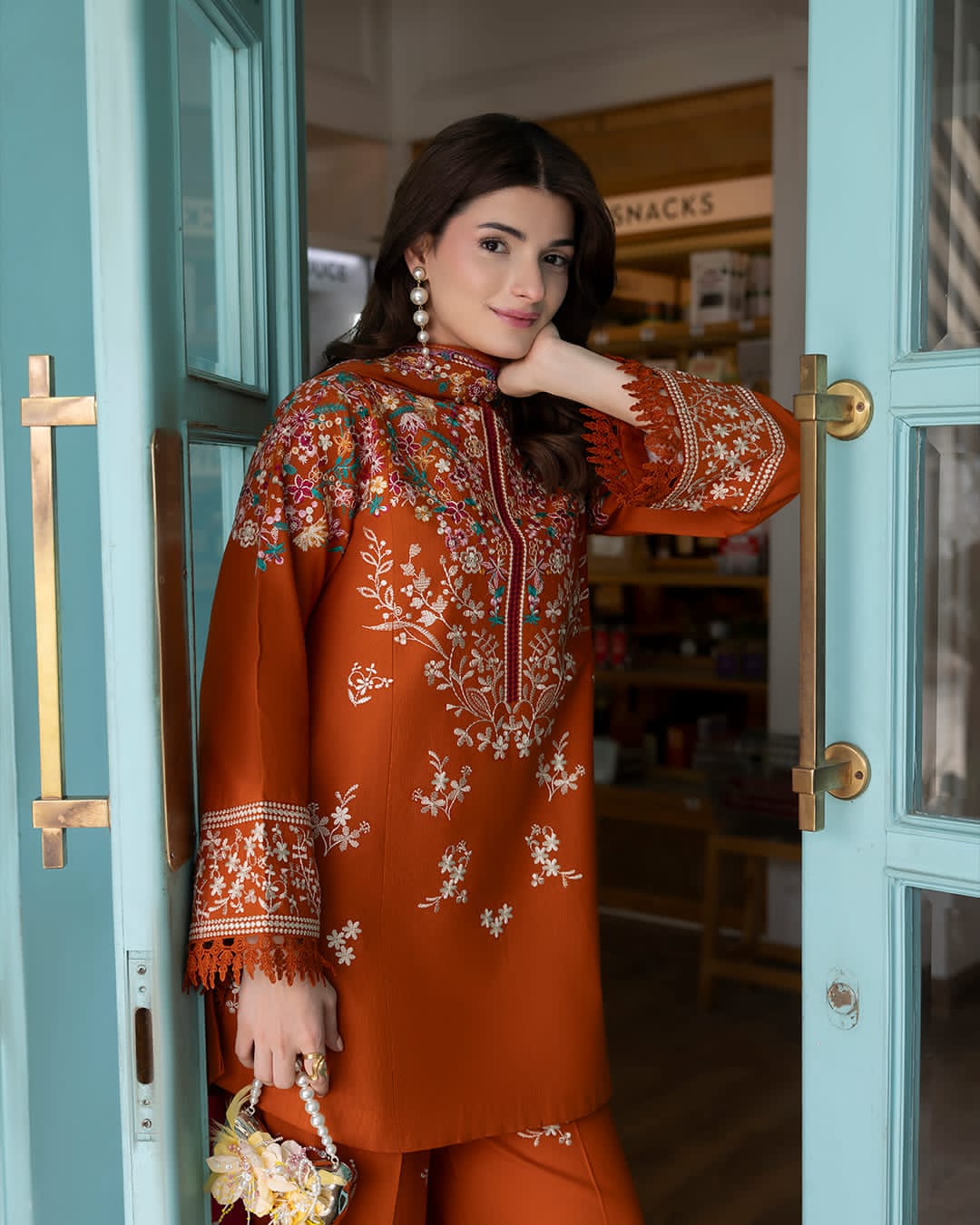 Aneela Brand Dhanak 3PC with Embriodery dupta