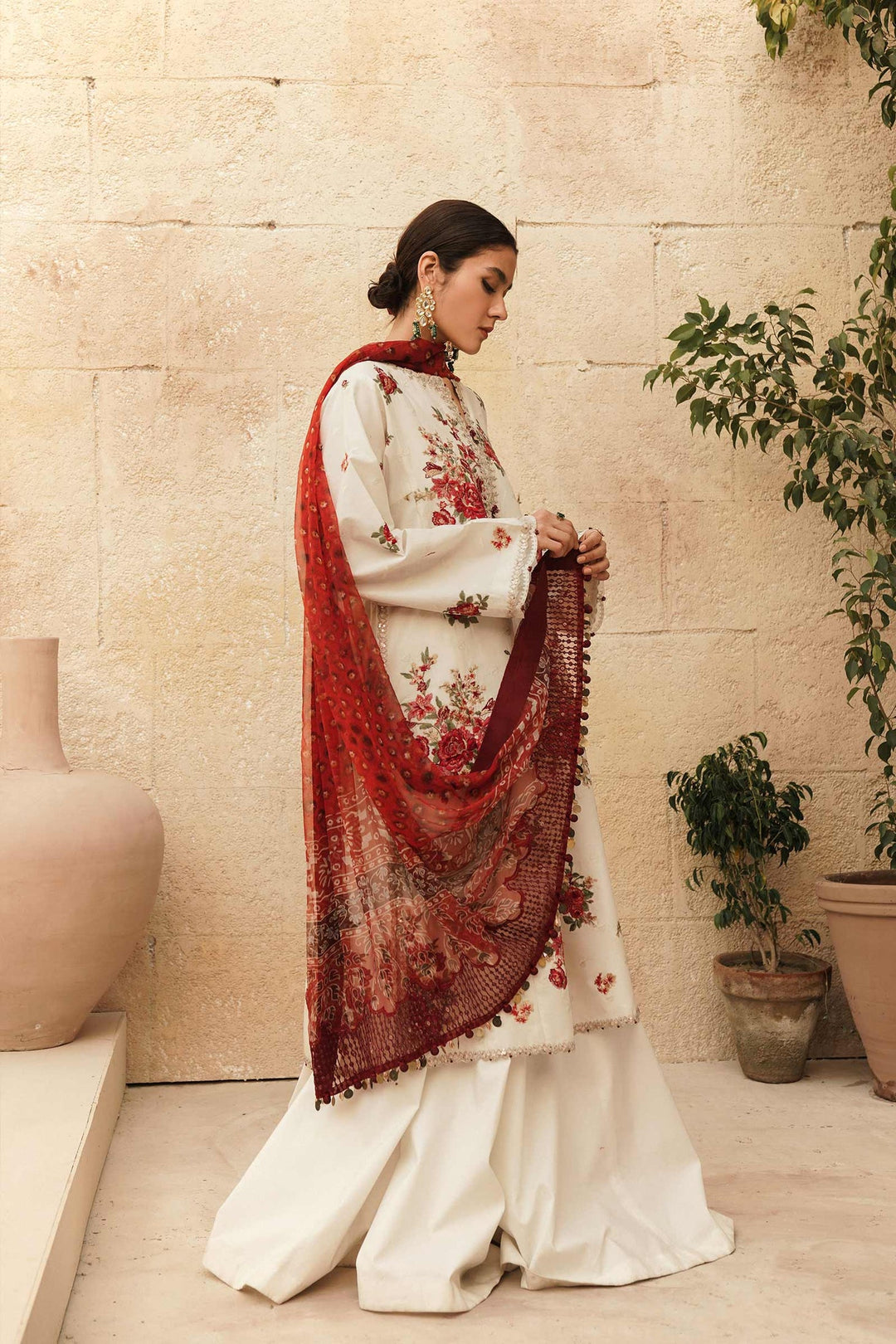 jahan Gul Eid Luxury Lawn 2022 Online  ShoppingOnline Shopping Platform
Zara Shahjahan Gul Eid Luxury Lawn 2022 Online Shopping