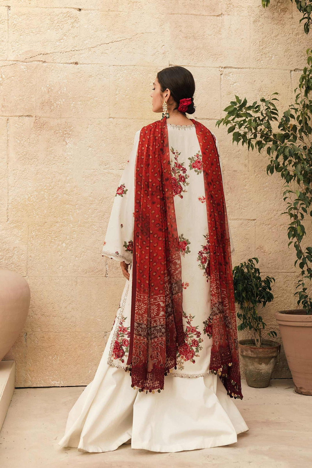 jahan Gul Eid Luxury Lawn 2022 Online  ShoppingOnline Shopping Platform
Zara Shahjahan Gul Eid Luxury Lawn 2022 Online Shopping