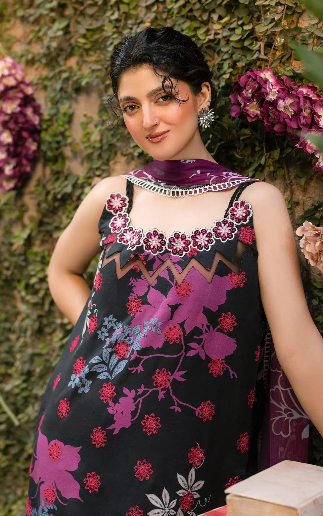 Nabeel
Gulkari by Asifa and Nabeel Chikankari Lawn Suit Unstitched 3 Piece AN25G GKL-01 Pale Rose - Summer Collection